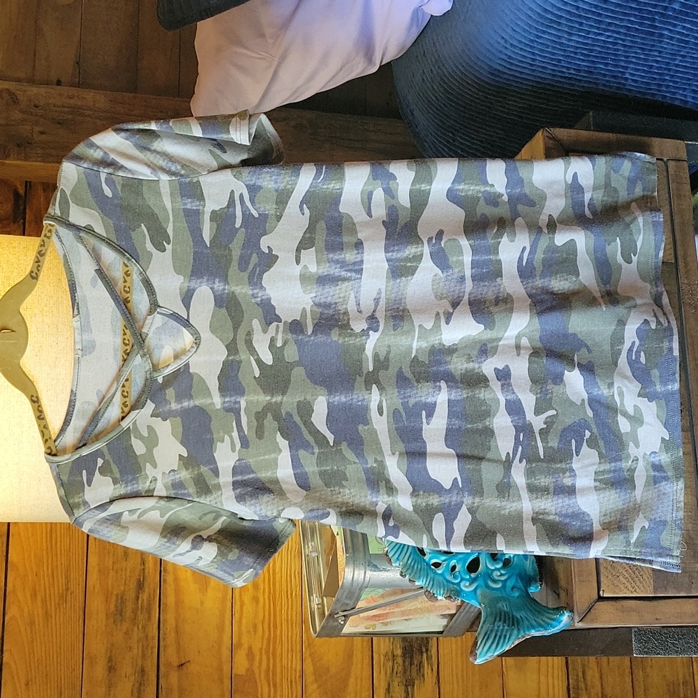 Camo Top size Small